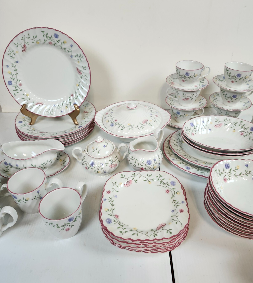 Johnson Brothers Summer Chintz Dinnerware Plates Bowls