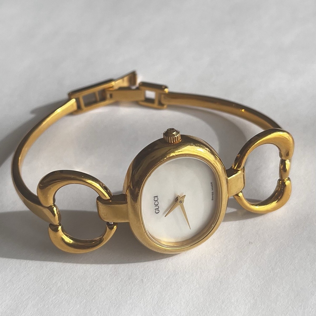 Vintage Gucci 1600 25mm Gold X White Dial Quartz Ladies Bangle