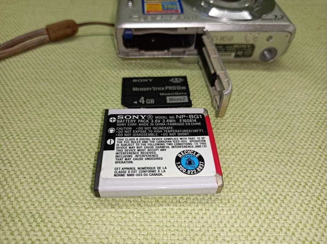 Sony Cyber-shot DSC-W35 7.2MP Digital Camera - Silver for sale