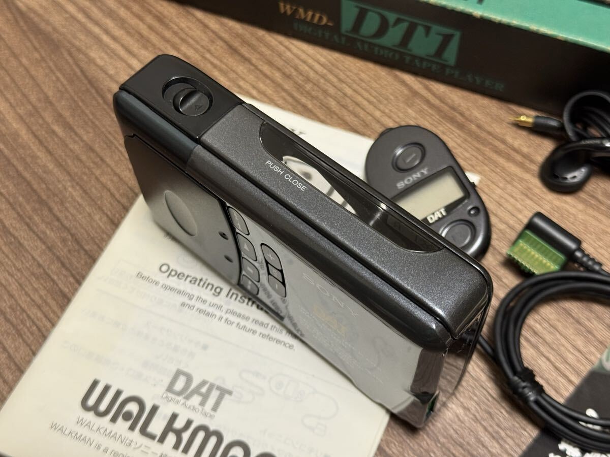 Sony WMD-DT1 DAT Walkman Digital Audio Tape Player Portable 32