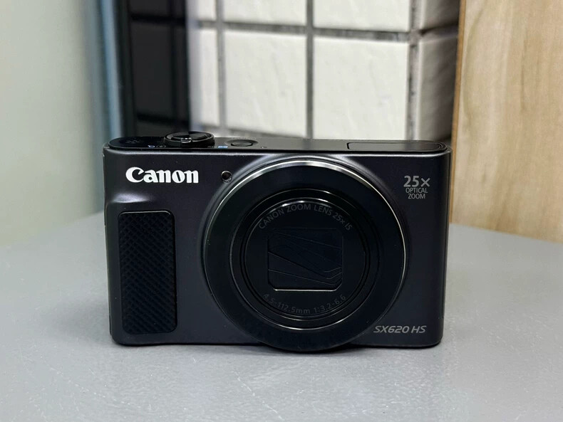 Canon PowerShot SX620 Digital Camera w/25x Optical Zoom - Wi-Fi