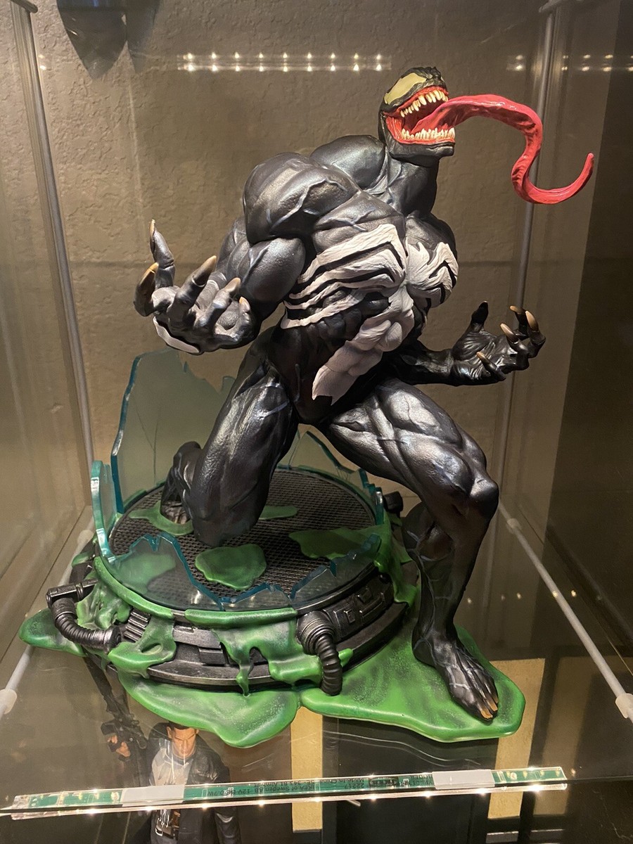 VENOM 12” Inch Premier Collection Diamond Select Resin Statue