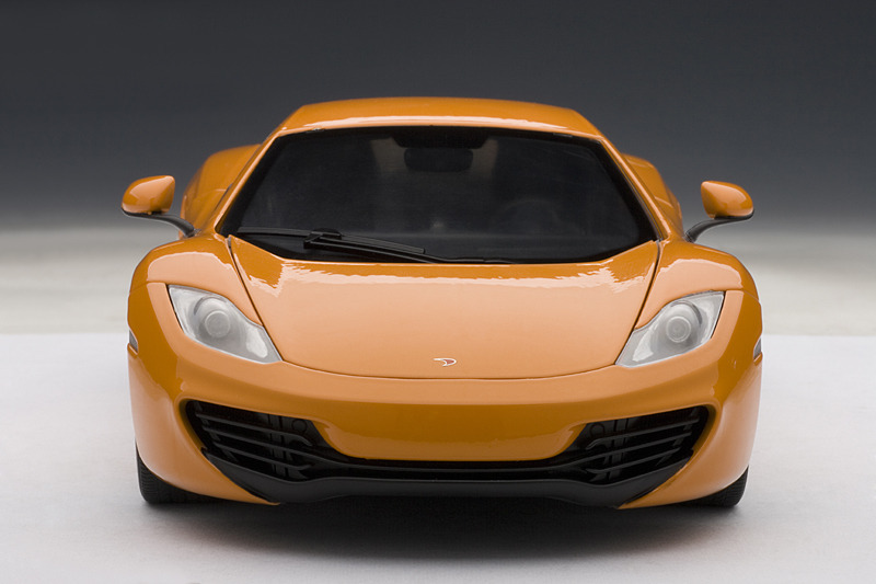 McLAREN MP4-12C METALLIC ORANGE 1:18 by AUTOART 76006 NEW IN BOX