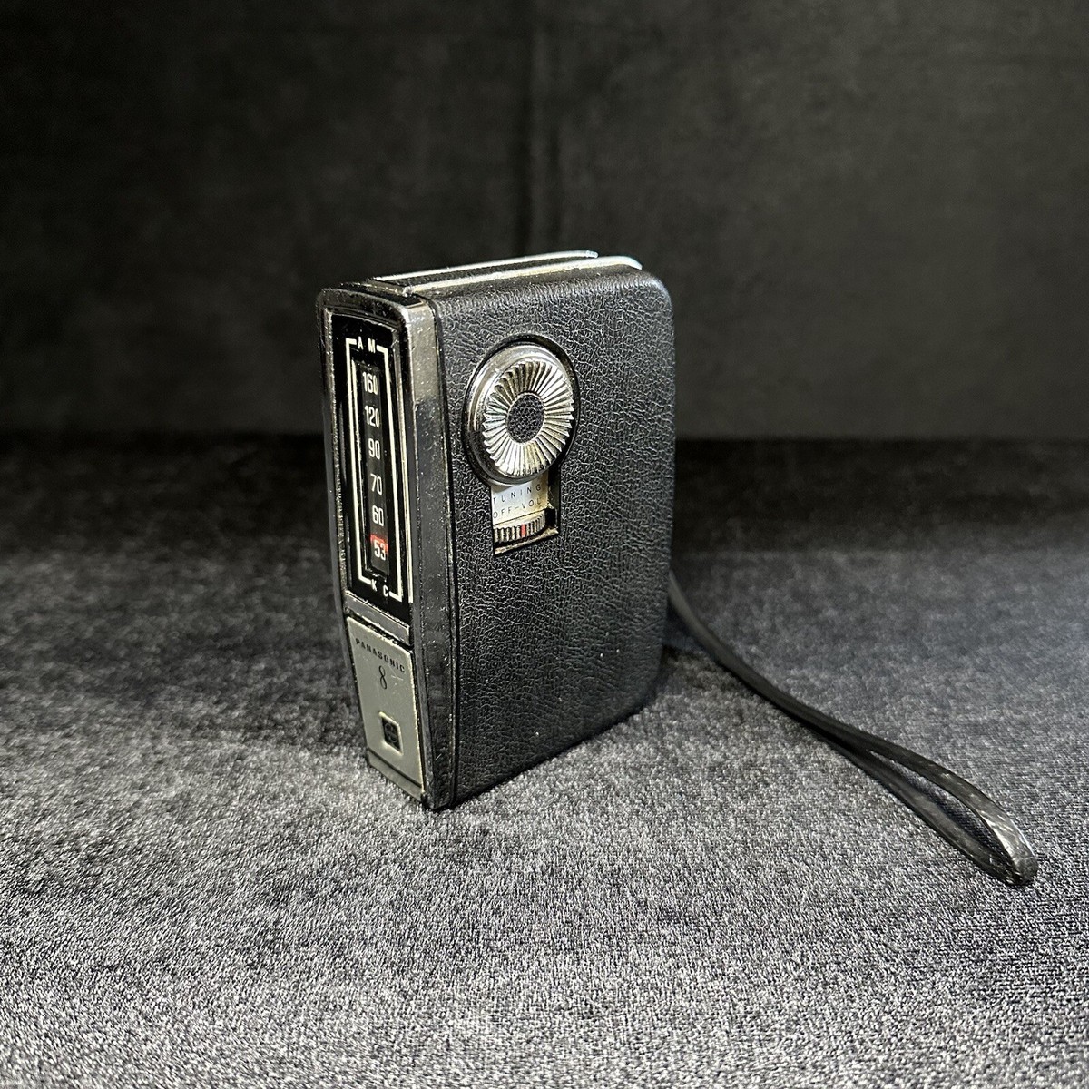 VINTAGE PANASONIC 8 TRANSISTOR AM RADIO MODEL R-1326, In Working