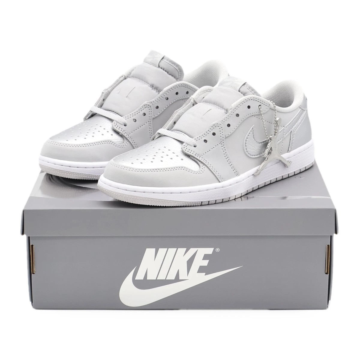 CZ0790-002 Nike Air Jordan 1 Retro Low OG Metallic Silver no