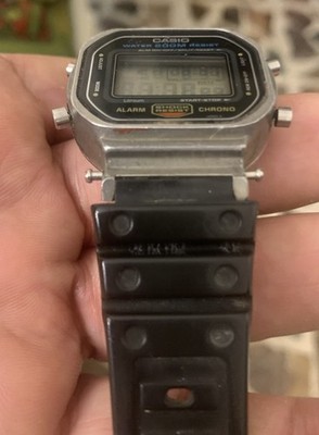 Vintage Casio G.Shock DW-5600 Mod.901 Digital Mens Watch 200M Made