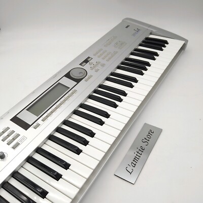 KORG TRITON Le 61 Key Synthesizer Keyboard Music Le61 Silver Japan
