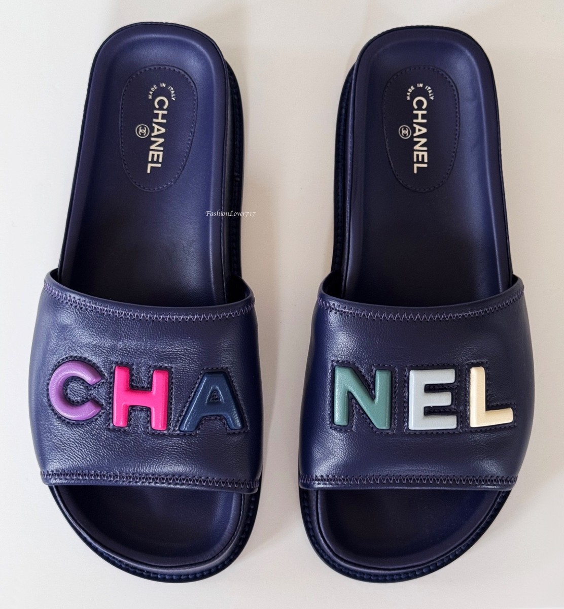 NEW 22S CHANEL NAVY BLUE MULTICOLOR LEATHER CC MULES SLIDES FLATS