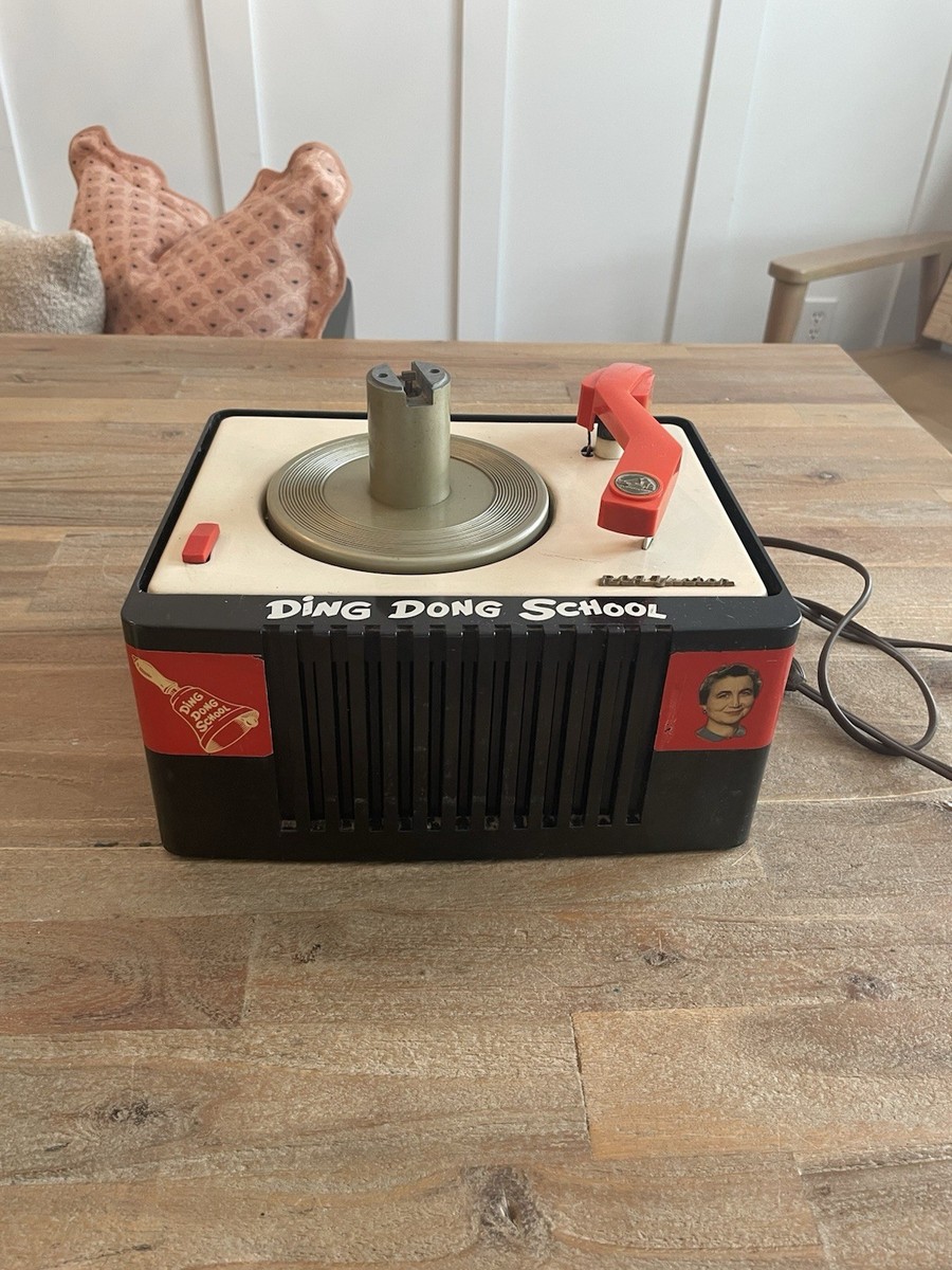 Vintage RARE Bakelite RCA Victor Ding Dong School 45 Record Player