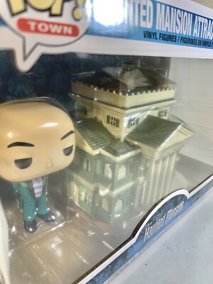 PoP! Town Funko Haunted Mansion Attraction & Butler #19 Disney