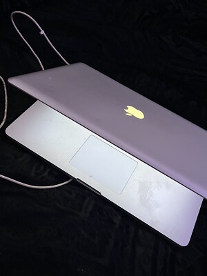 Apple MacBook Pro (15.4-Inch, Mid 2010) Core i7 2.66GHz 8GB Ram