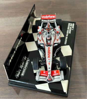 MINICHAMPS 1/43 Vodafone McLAREN Mercedes MP4-22 L.Hamilton from