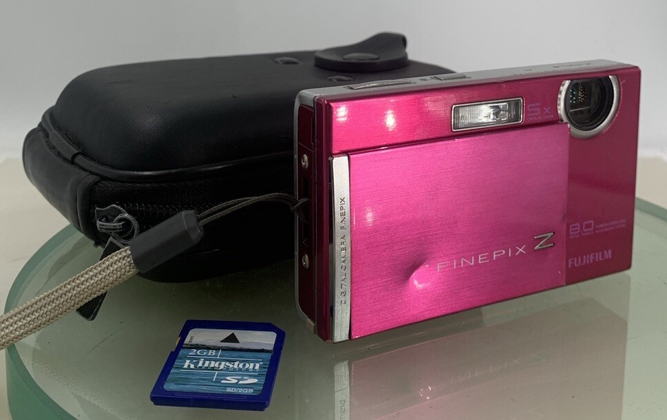 Fujifilm FinePix Z Series Z100fd 8.0MP Digital Camera - Silver for