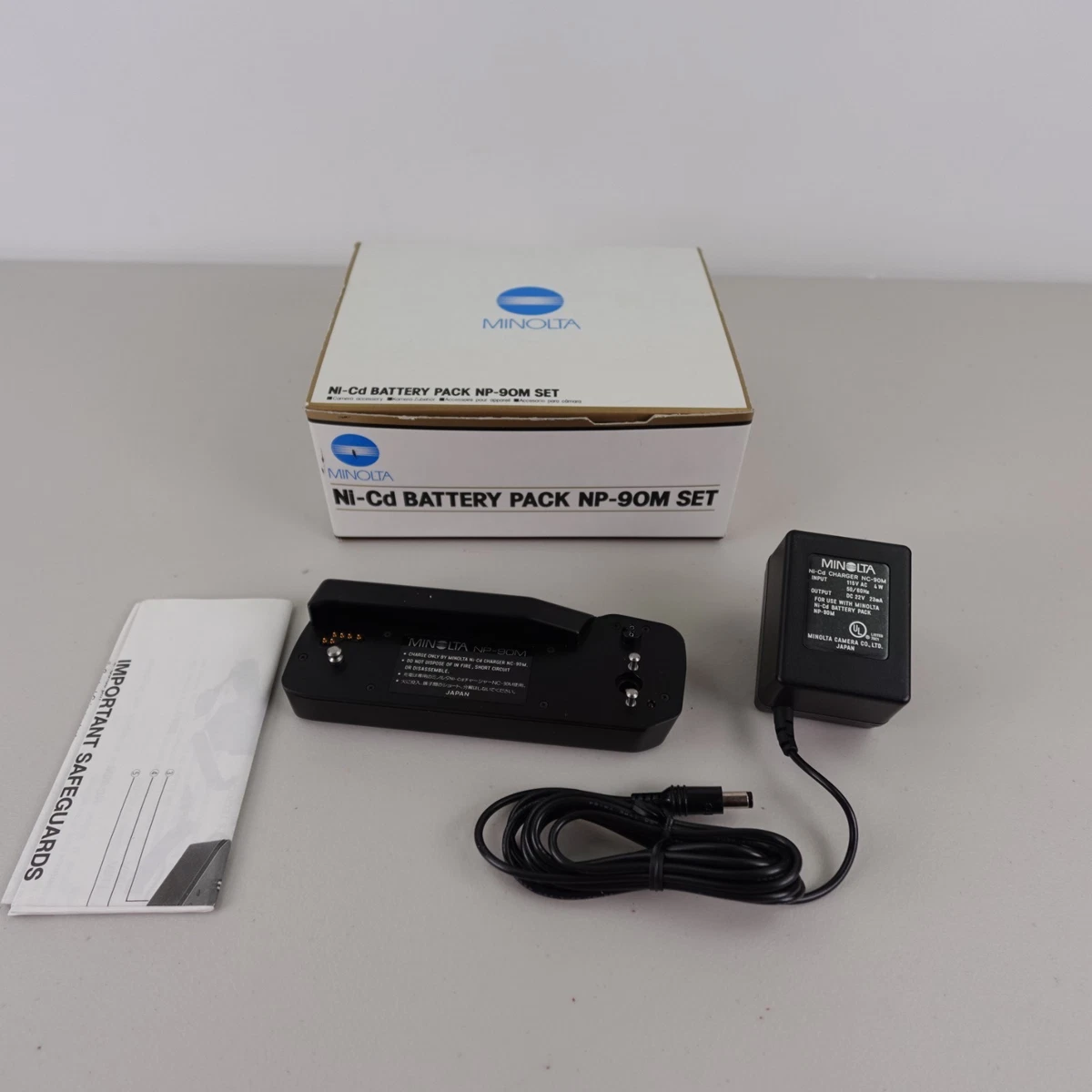 MINOLTA NP-90M ニッカドバッテリーパック Minolta Ni-Cd Battery Pack