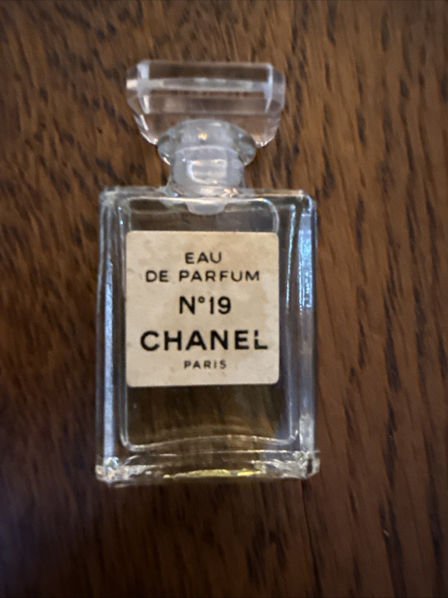 CHANEL perfume necklace chain gold quilted No 19 | eBay