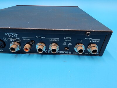 BOSS VF-1 Guitar Multi Effect Processor 24 Bit Half Rack Audio EQ