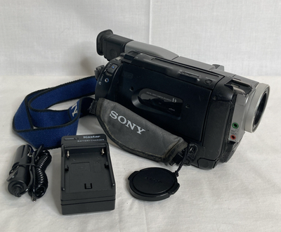 SONY DCR - TRV 103 Digital 8 Handycam Video Camera Camcorder