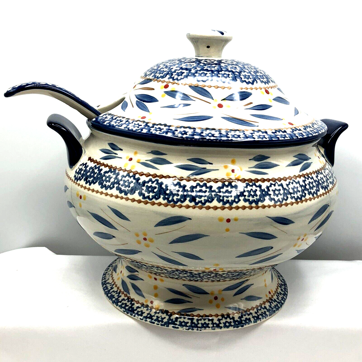 Old World Temptations Blue Soup Turine 3Qt w Serving Ladle 8.5