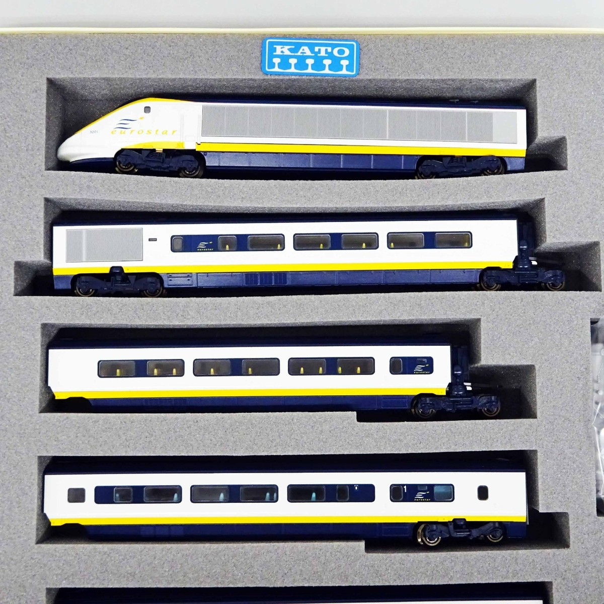 KATO N Scale 10-327 Eurostar Basic 8-Car Set Model Train N Gauge