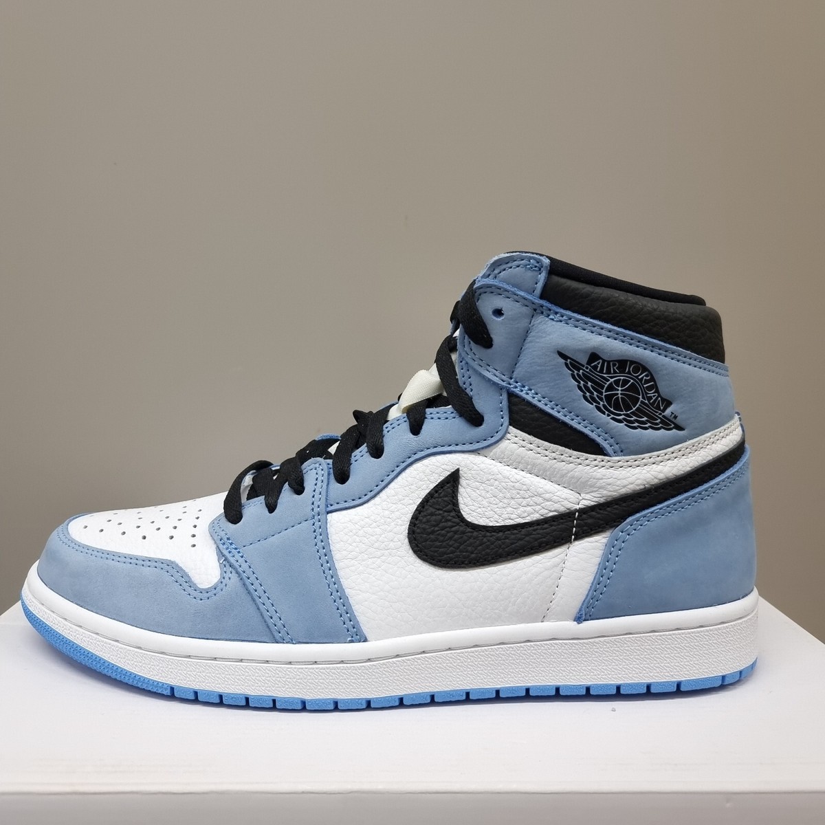 NIKE AIR JORDAN 1 RETRO HIGH OG 