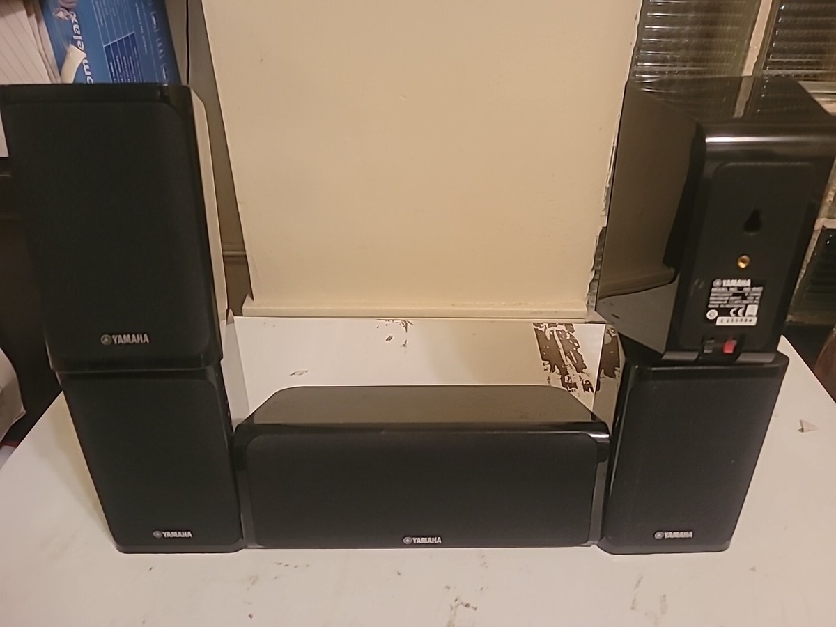 Yamaha Center Speaker NS-C40 ; 4 Surround Speakers NS-B40 In Black