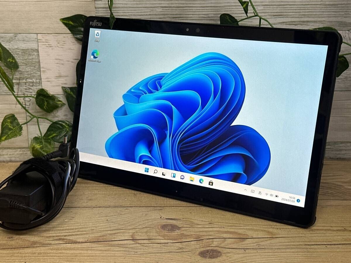 Fujitsu ARROWS Tab Q738/SE Core i3 7130 2.7GHz SSD 128GB Memory 4