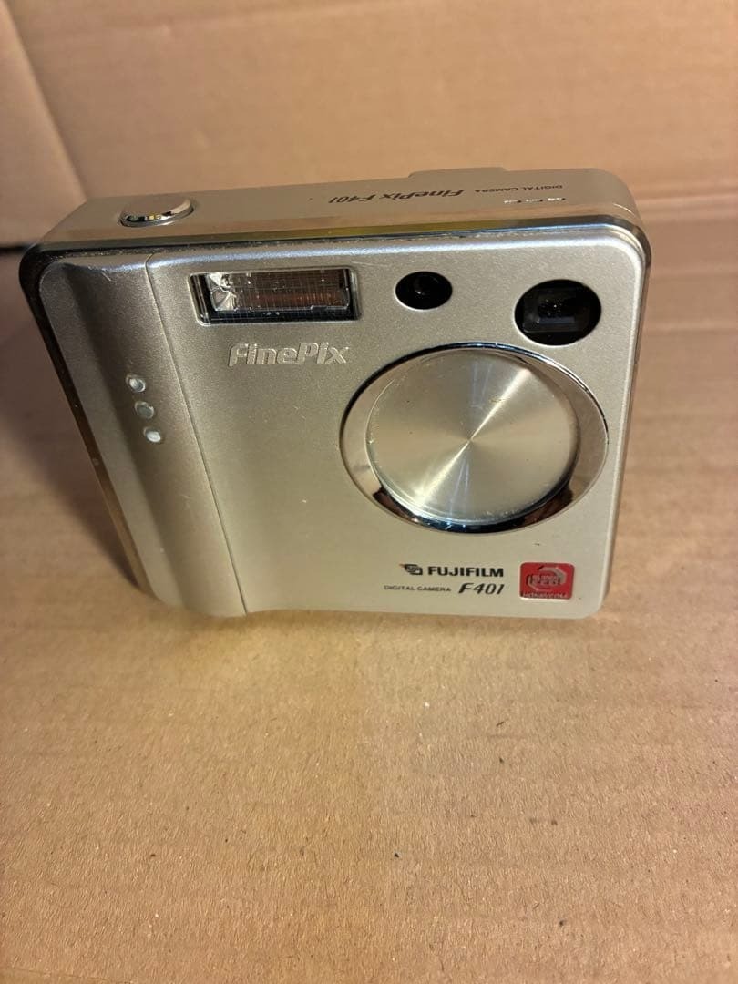 FUJIFILM FinePix F401 Silver Digital Camera 2.1MP 3x Optical Zoom