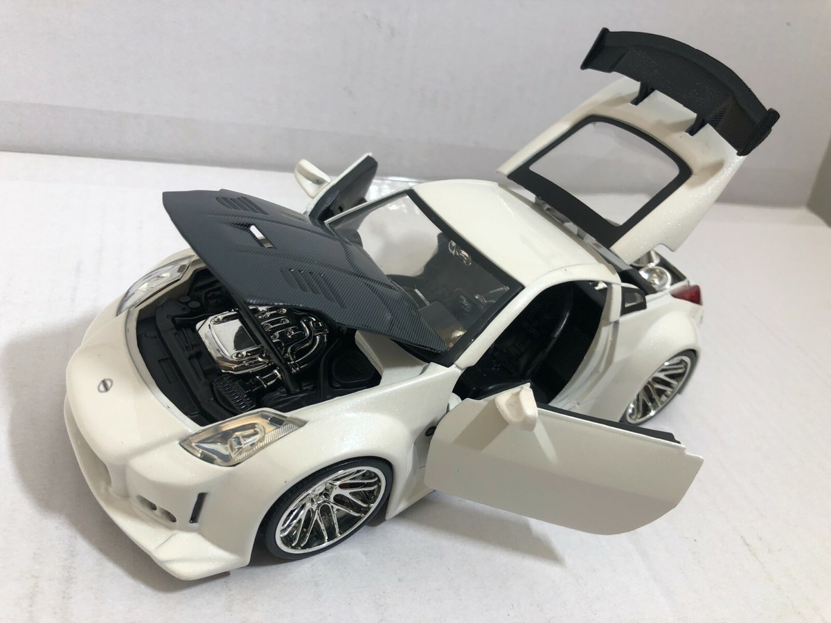JADA BIGTIME KUSTOMS BTK 2003 NISSAN 350Z WHITE 1:24 DIECAST MODEL