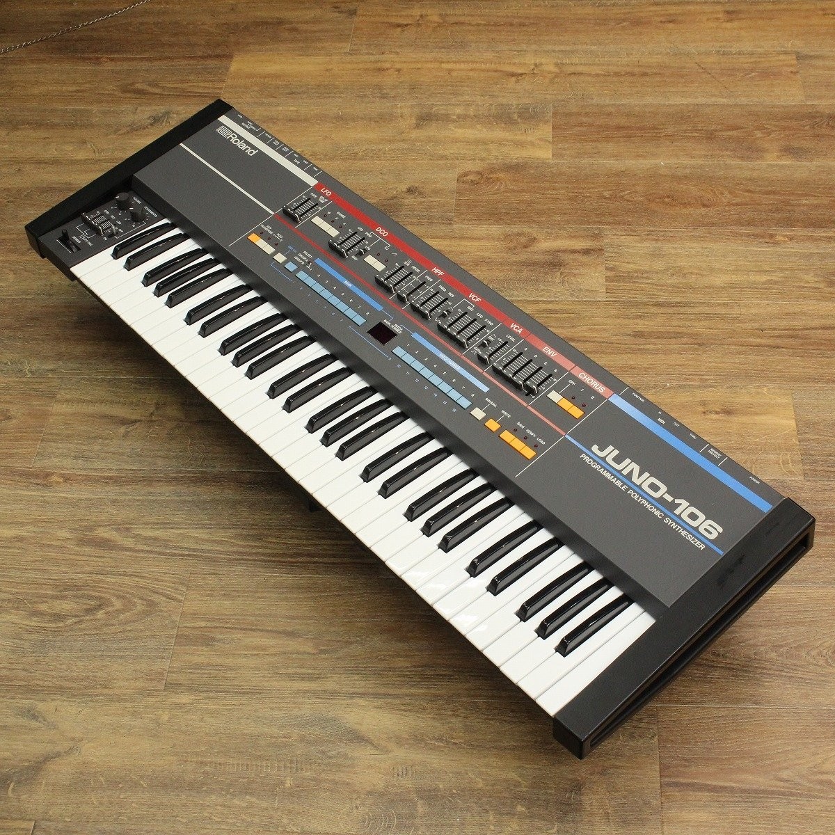 Roland Juno-106 Vintage Analog Synthesizer 61-Key 6-Voice DCO MIDI