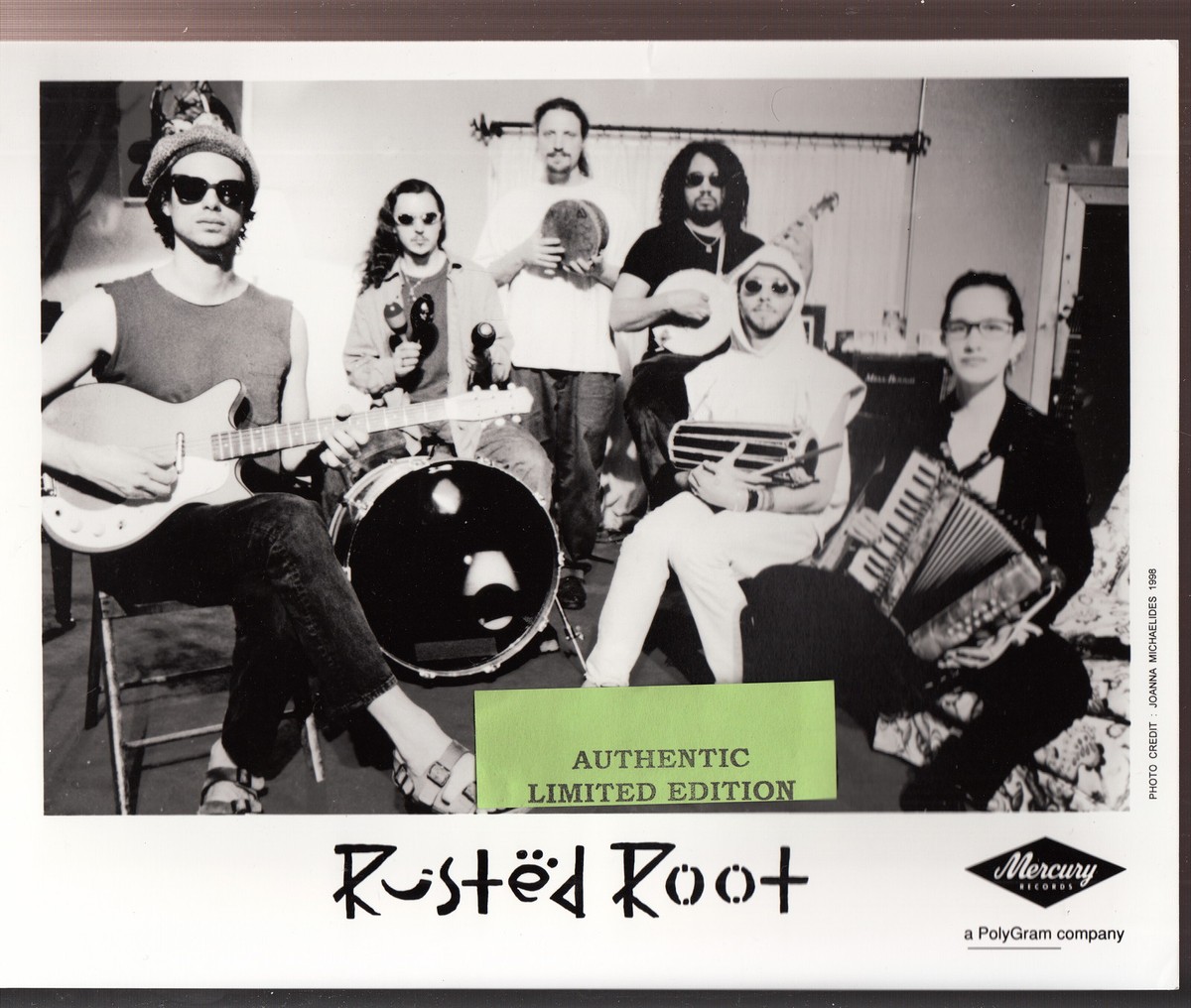 洋書 British Art: A walk round the rusty pier Rusty Brown and its