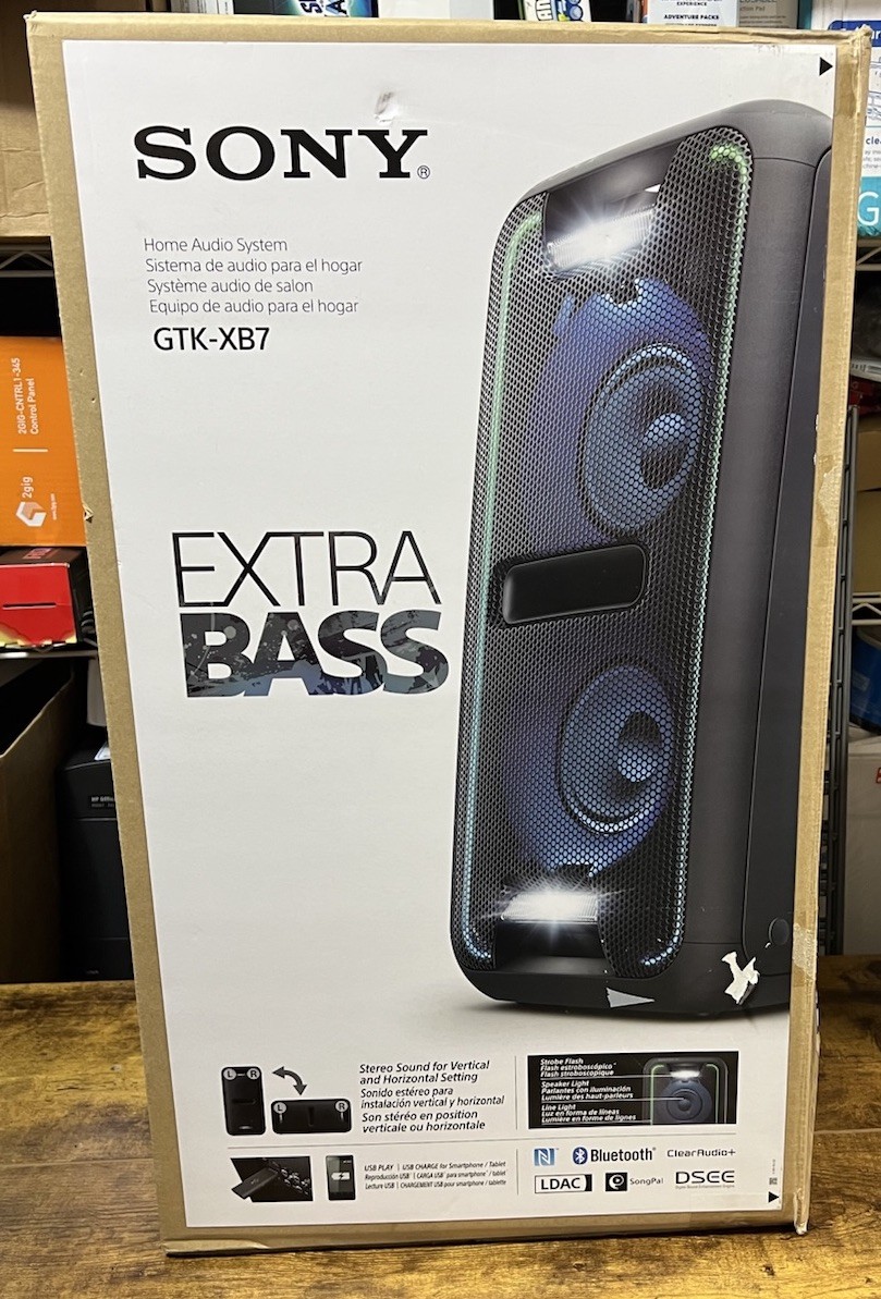 Sony GTK-XB7 Speaker with Remote Great Condition Very Lightly Used