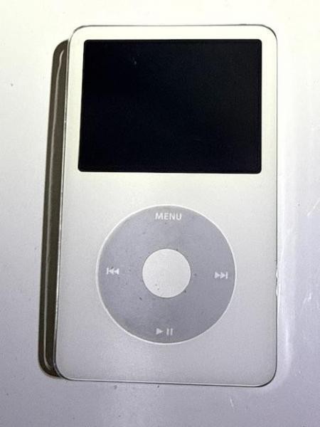 Apple iPod Video A1136 60 GB - 5th Generation - White (MA003LL/A