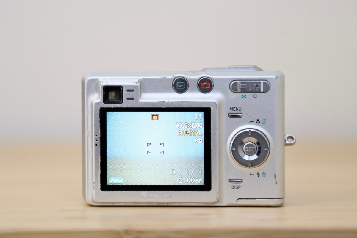 CASIO EXILIM EX-Z40 などまとめて4台（よ9） CASIO EXILIM EX-Z40