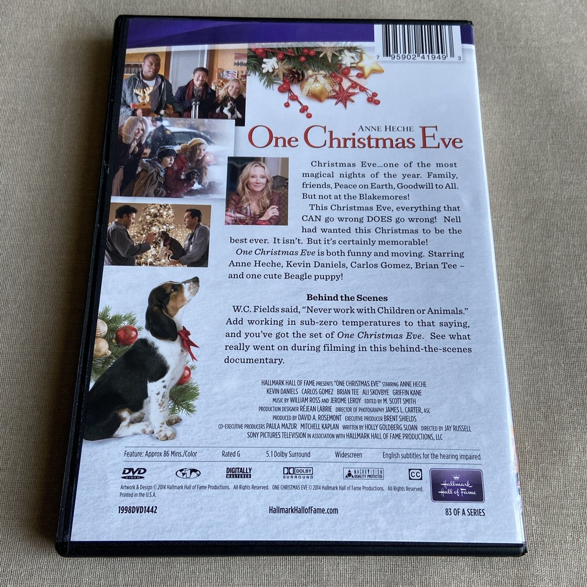 One Christmas Eve (DVD 2014 Hallmark Hall Fame) Anne Heche Puppy