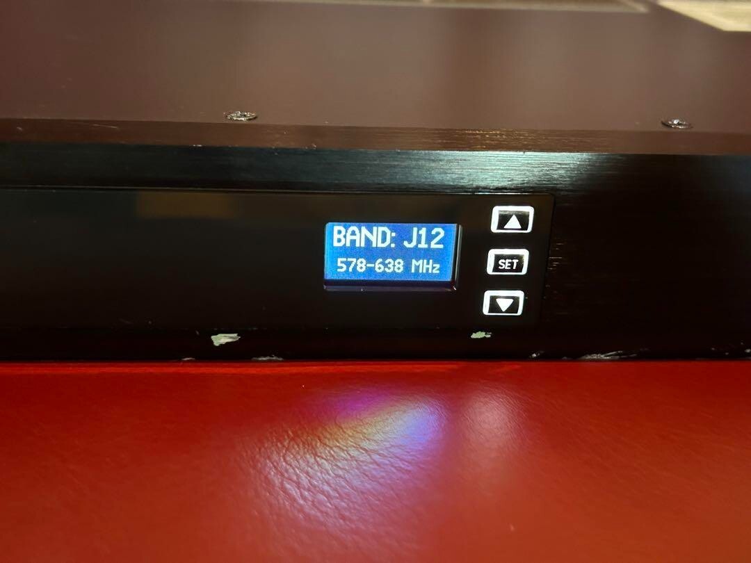 SHURE AXT630 AXT-630 Antenna Distribution Amplifier Tested | eBay