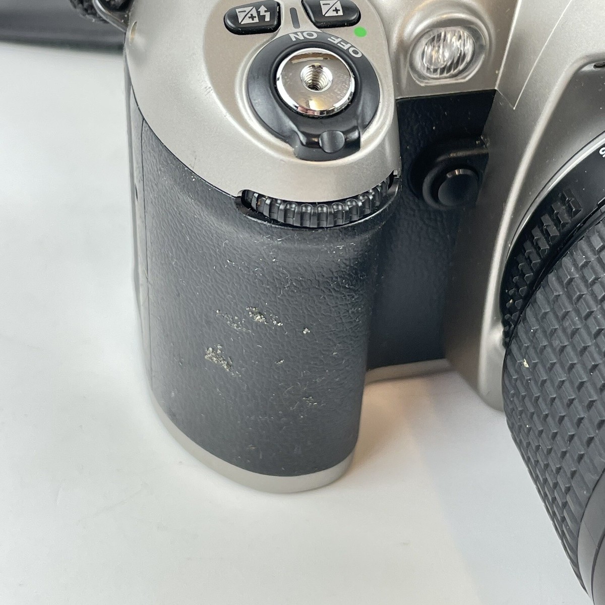 フィルムカメラ Nikon F80Nikon AF NIKKOR 28-105mm Nikon F80 Camera