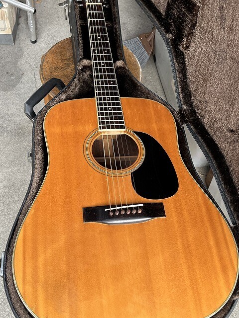 Acoustic Guitars S. Yairi YD 302 70s Solid Spruce Top with Hard