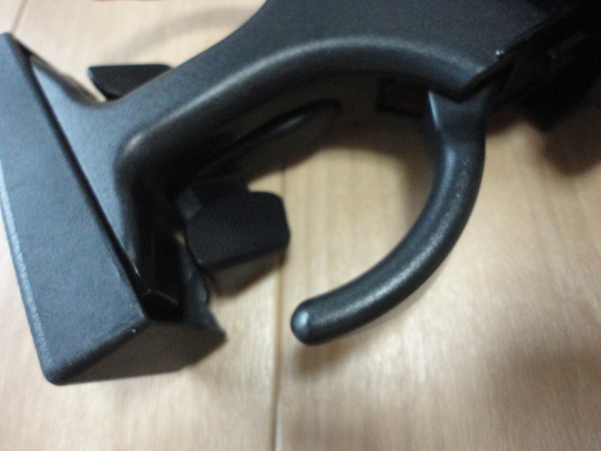 Toyota Voxy Noah ZRR75 Genuine Dash Cup Holder Assembly | 55620