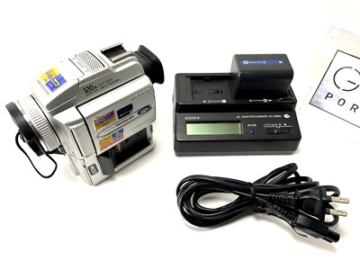 Sony Handycam DCR-PC110 MiniDV Camcorder Nightshot Video Camera