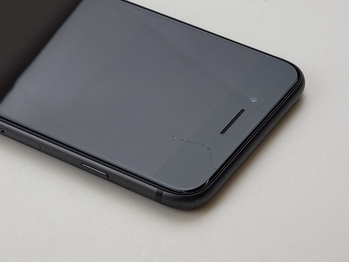 Apple iPhone 8 Plus (A1864) 128GB - Space Gray (Unlocked) - SMALL