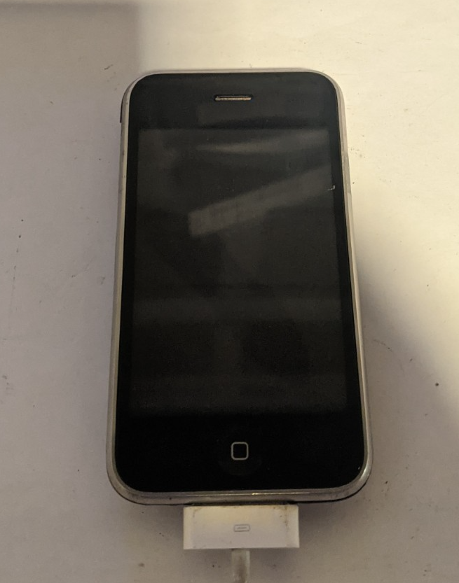 Apple iPhone 3GS (16GB) (A1303) - Black (AT&T) SEE DESCRIPTION