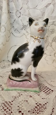 ANTIQUE STAFFORDSHIRE POTTERY SEATED CAT ON PILLOW FIGURE FIGURINE