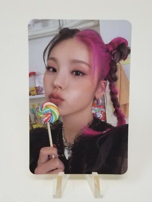 ITZY CRAZY IN LOVE 1ST ALBUM OFFICIAL PHOTOCARD YEJI LIA RYUJIN
