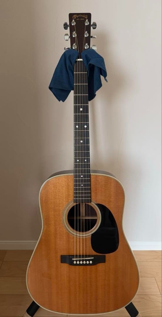 Martin D-28 Acoustic Guitar 2004-2005 Vintage with New Gig Case