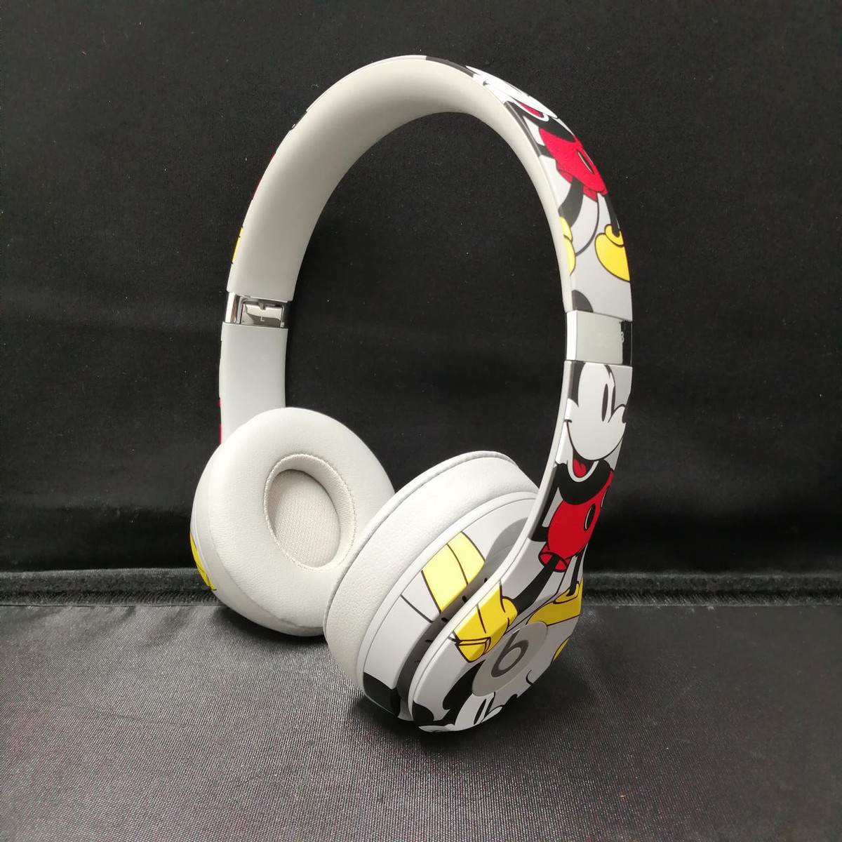 Disney Mickey Mouse Beats Solo3 Wireless 90th Anniversary Edition