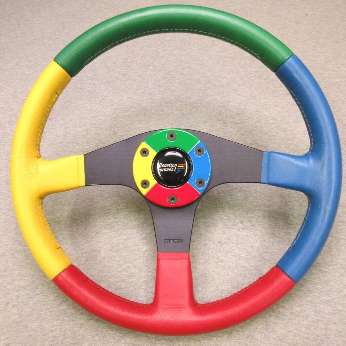 MOMO BENETTON FORMULA F1 Steering Wheel 34.7cm Color Horn Ring