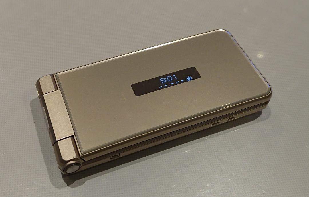 SHARP SH-01J AQUOS KEITAI DOCOMO Android Flip Phone Unlocked Gold