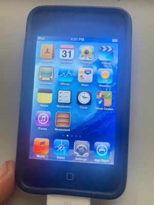 Apple iPod Touch 3rd Generation | 32GB | Silver | MC008LL | USB