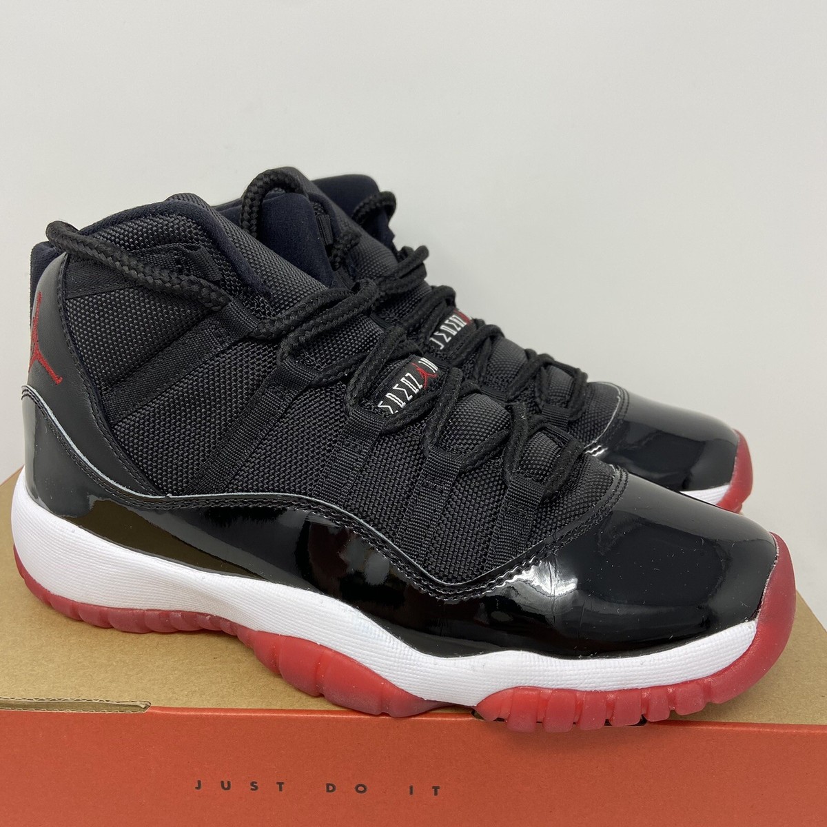 Nike Air Jordan XI 11 Retro 