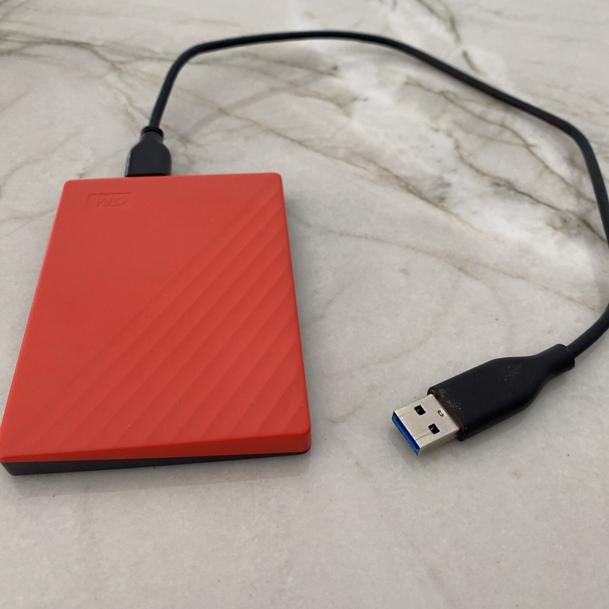 Western Digital My Passport external hard drive 4220B D8B BBBACA